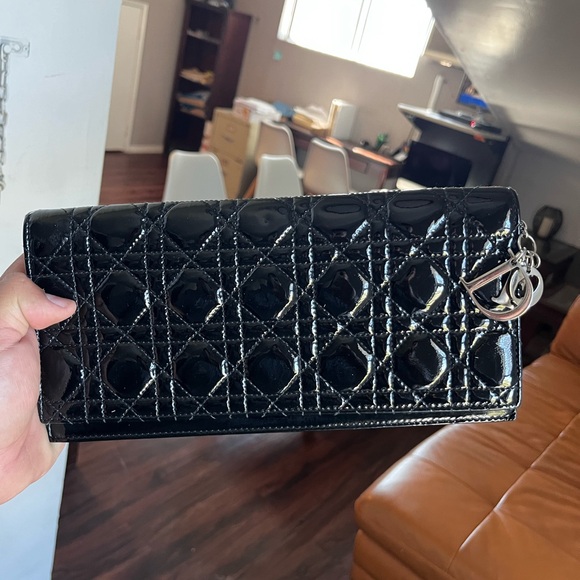 Dior Black Cannage Patent Leather Lady
Dior Clutch - Picture 6 of 8
